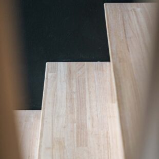 Rubberwood traptreden